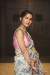 Ruhani Sharma at Hit Movie Pre Release Event